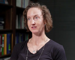 Scrolling into Stress: Expert Psychologist Provides Tips on How to Manage Stress