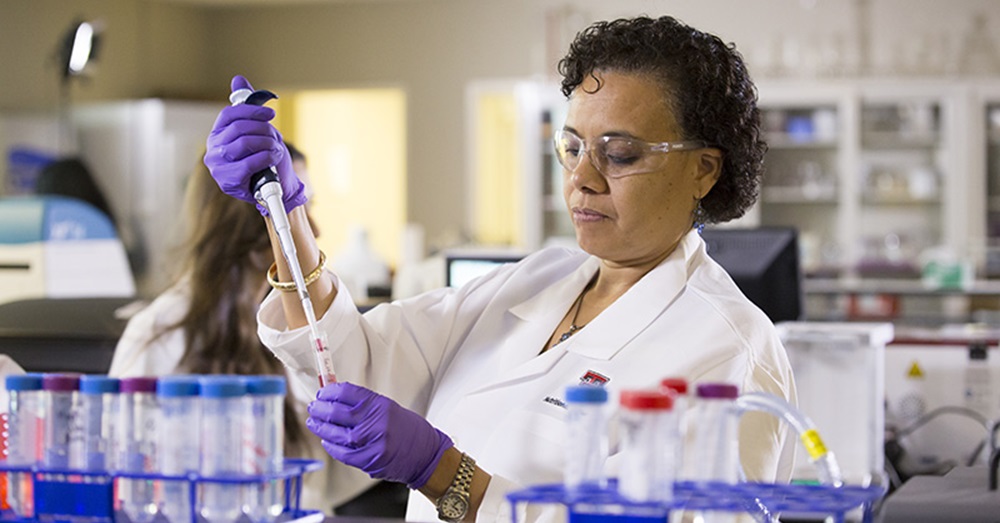 Naïma Moustaïd-Moussa, Ph.D. working in her lab