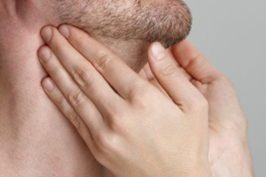 An enlarged thyroid can be felt with bare hands.